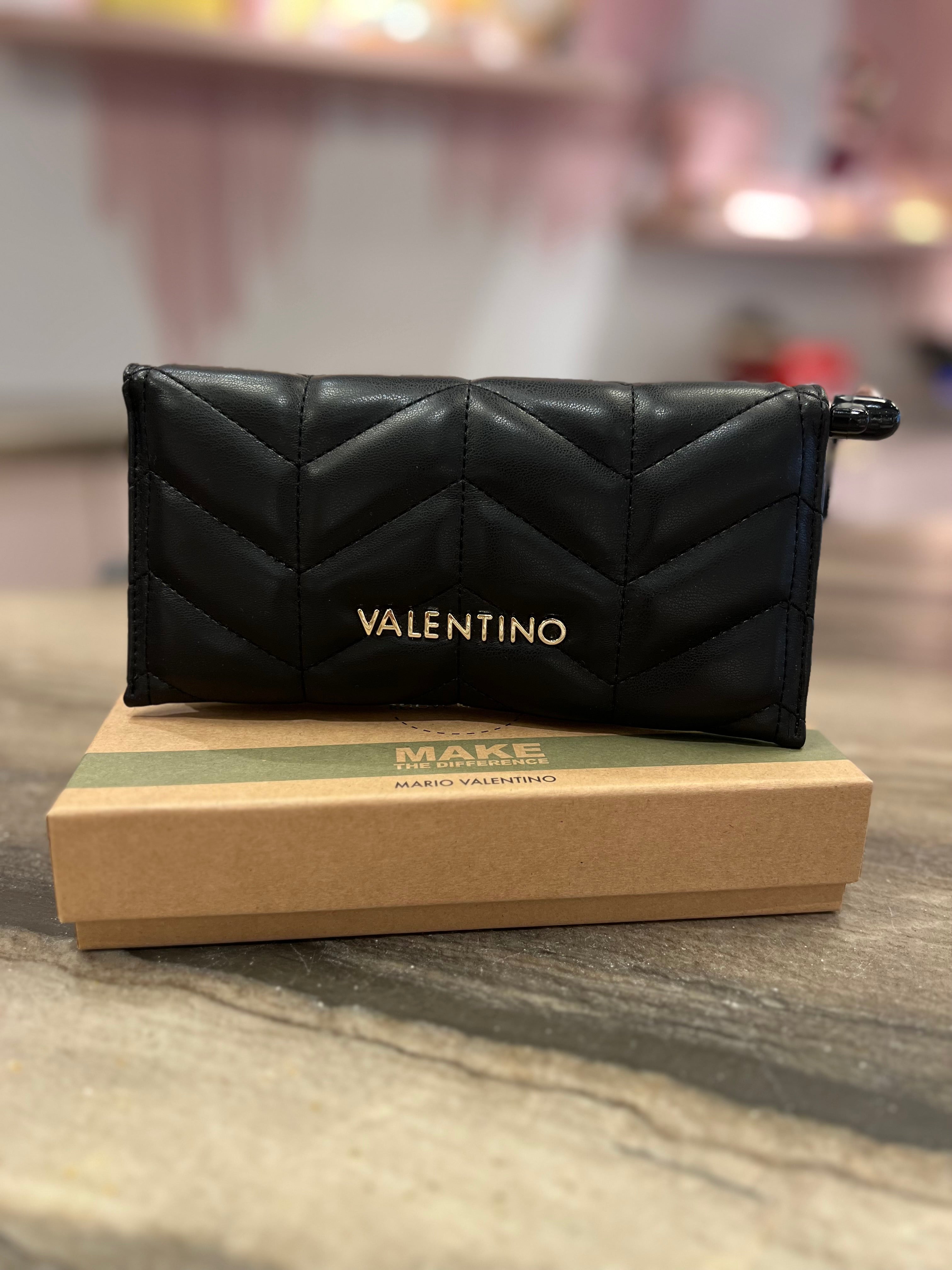 Mario Valentino オカリナ キルテッド スモールウォレット Mario Valentino オカリナ キルテッド スモールウォレット