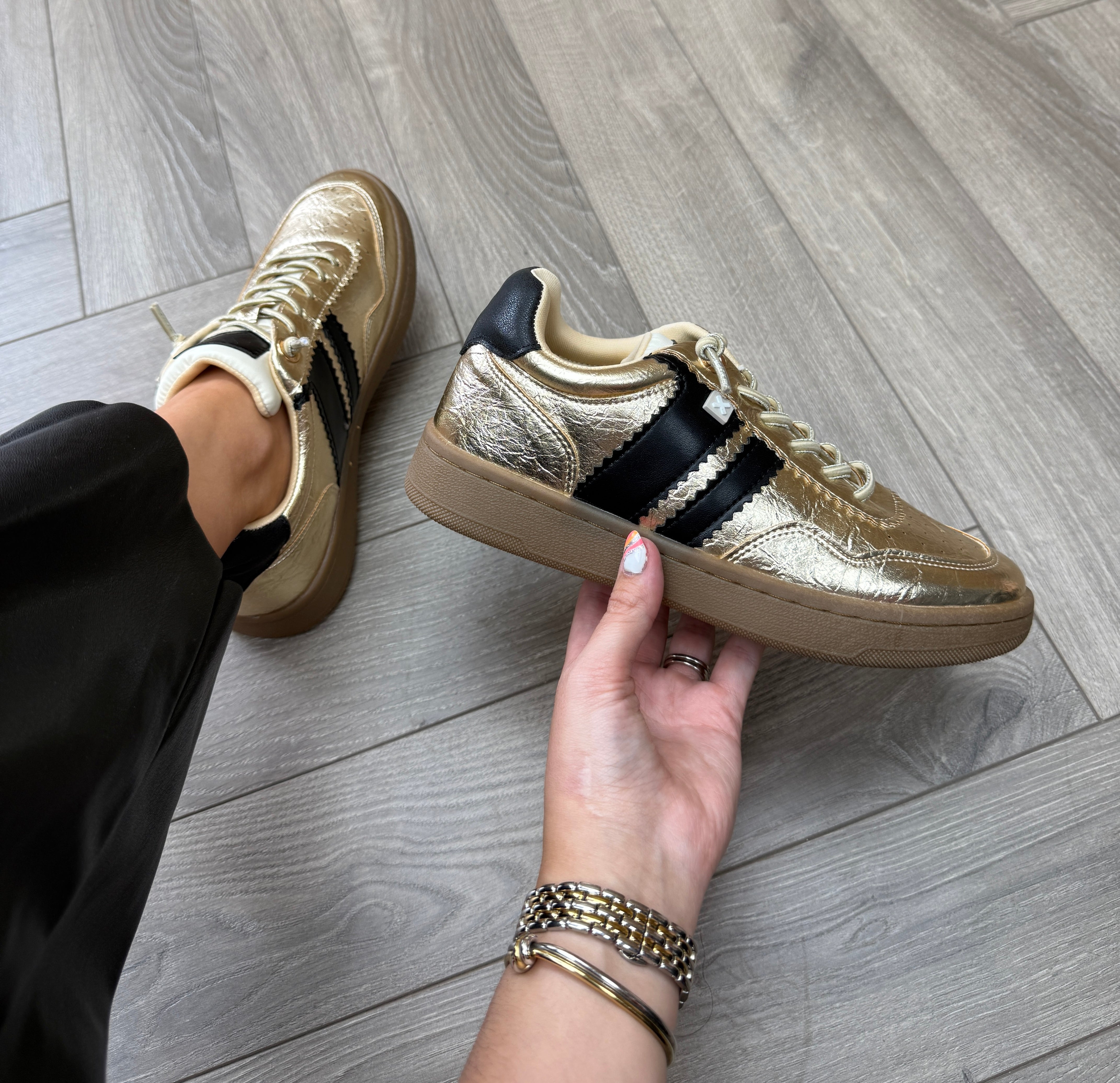 EF882055-C681-4B82-98CA-