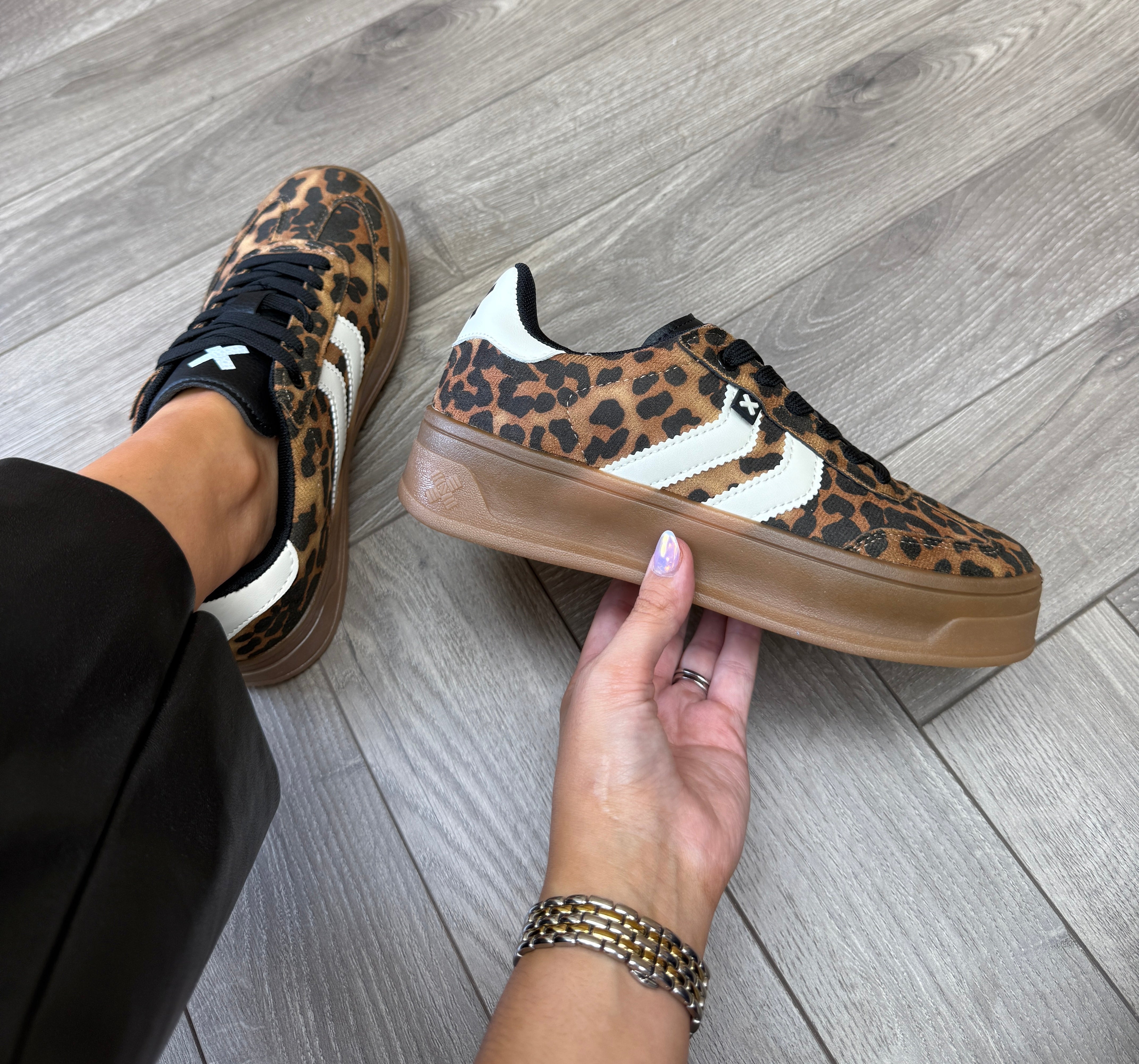 XTI (AW25) 144584 Platform Gum Sole Trainer With Leopard