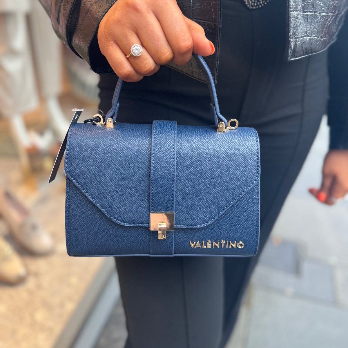 Valentino Sobo Mini Sac Porté Travers Noir Valentino Sobo Mini Sac Porté Travers Noir
