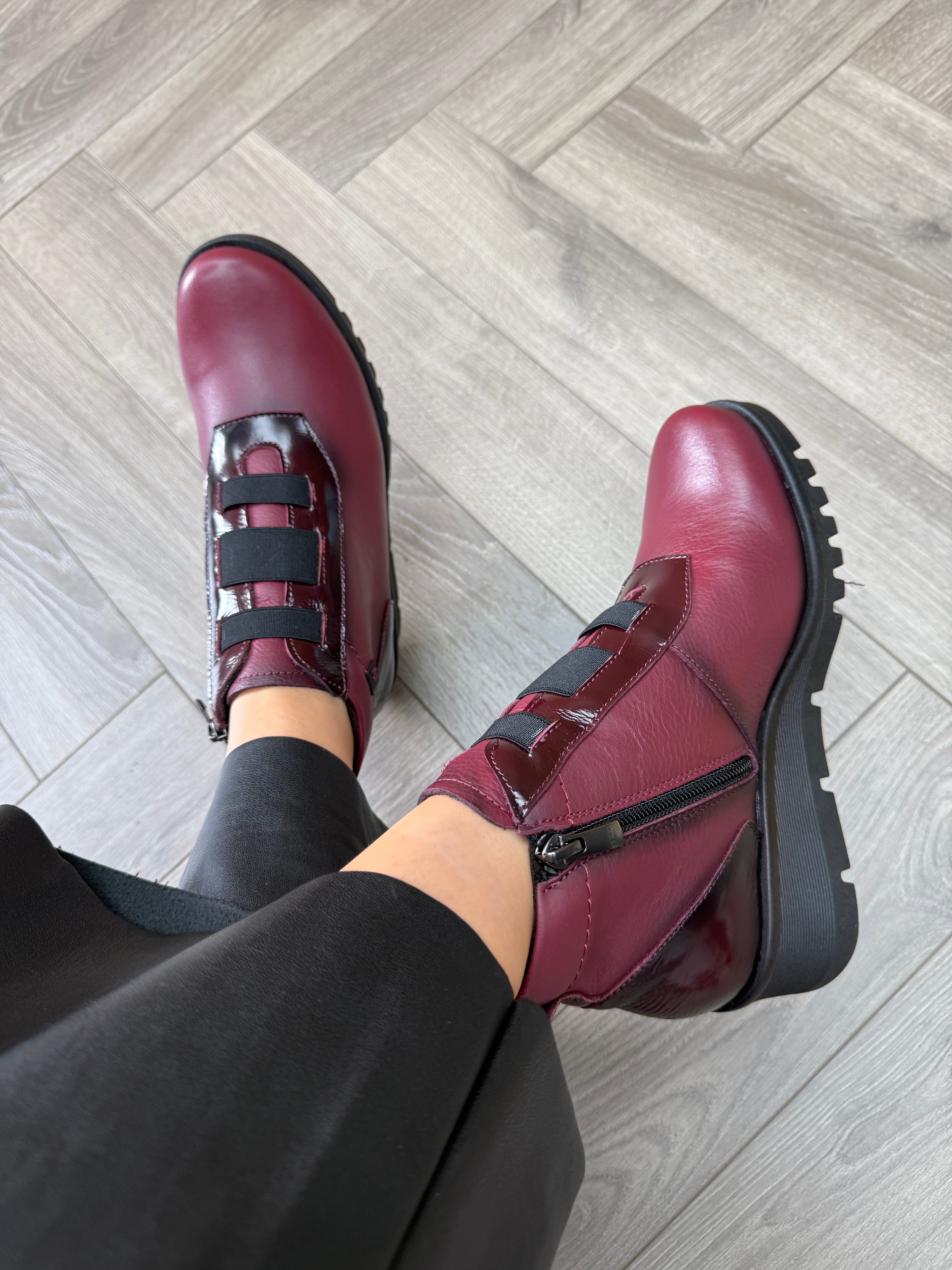 Pepe Saenz 'PS20869' Wedge Boot With Elastic - Burdeos