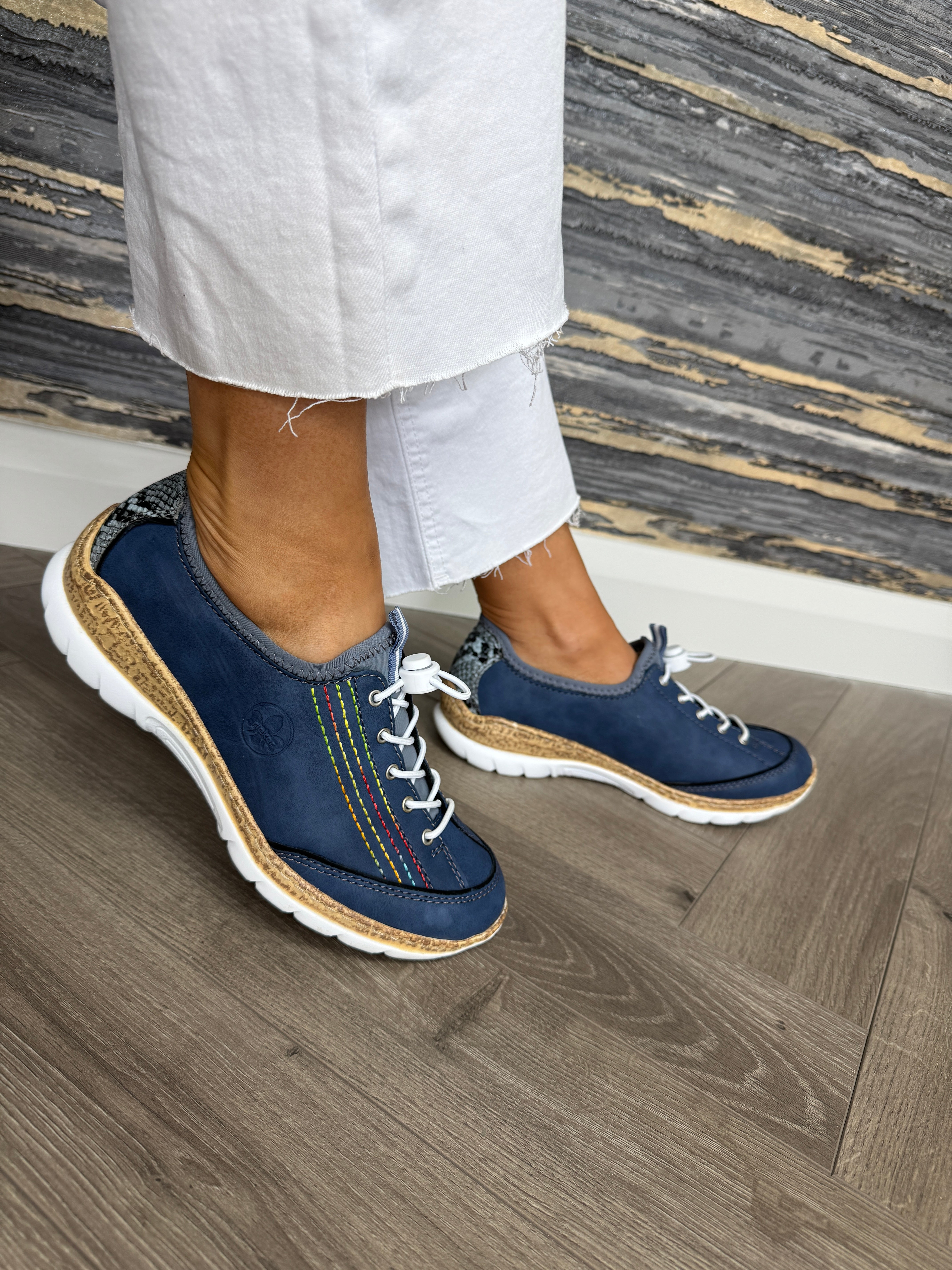 Rieker Fascinate ウーマントレーナー Amazon.com | Rieker Women's Summerfield Trainers White