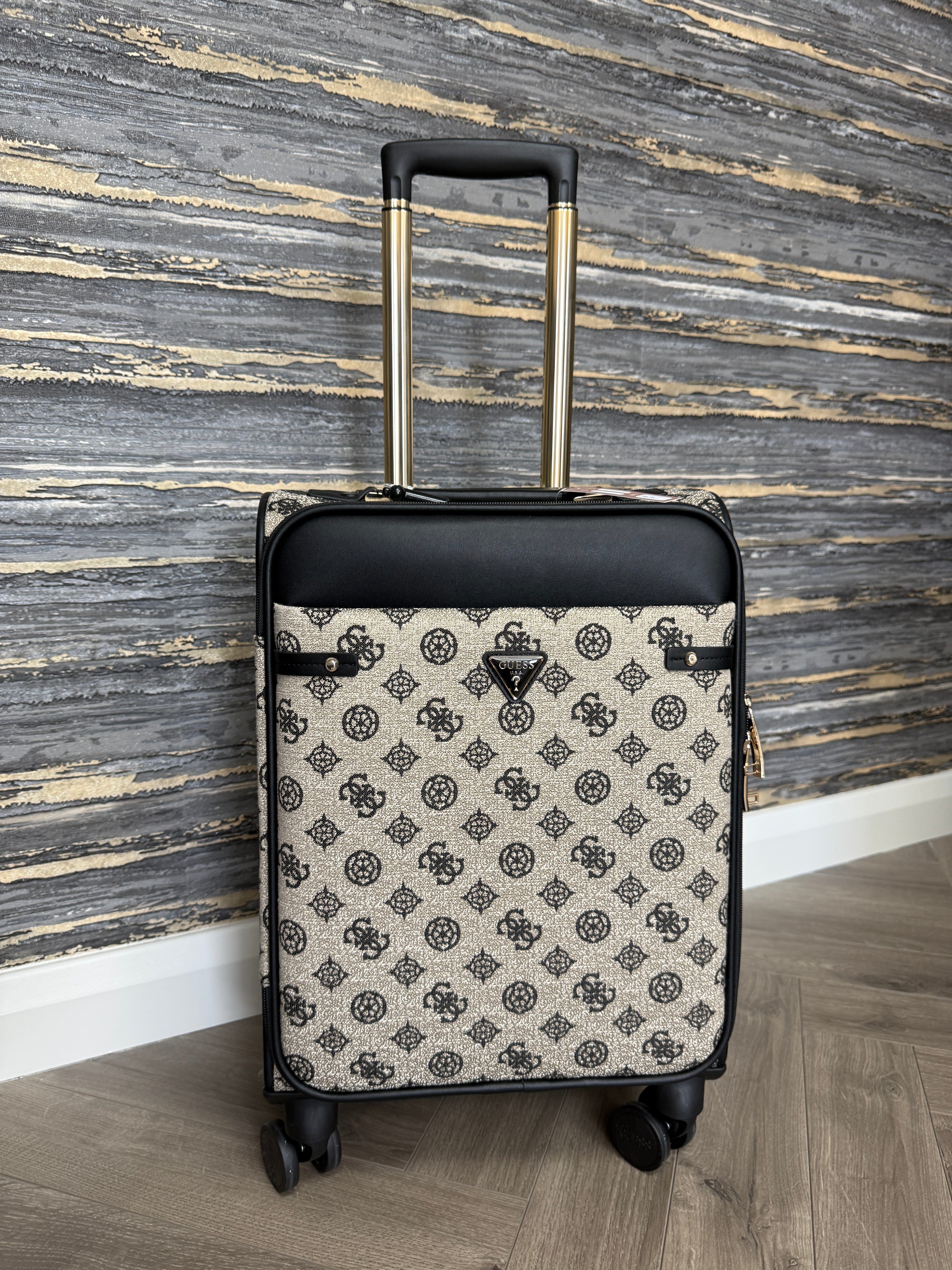 Guess 18inch 8 Wheeler Beyza Travel Suitcase LP9627983