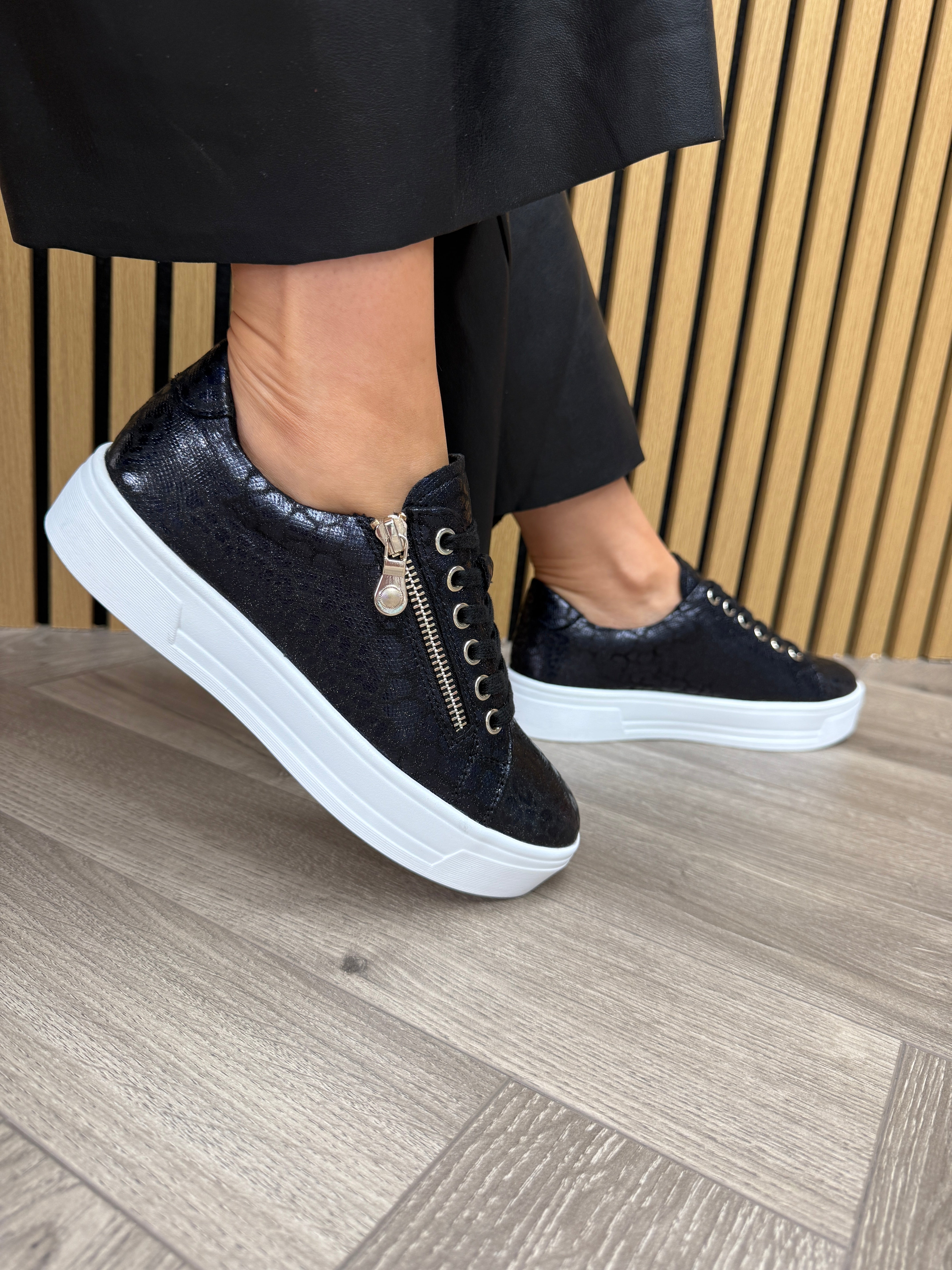 Lunar (AW25) 'Charm' DLB009 BL Side Zip Trainer With Leopard