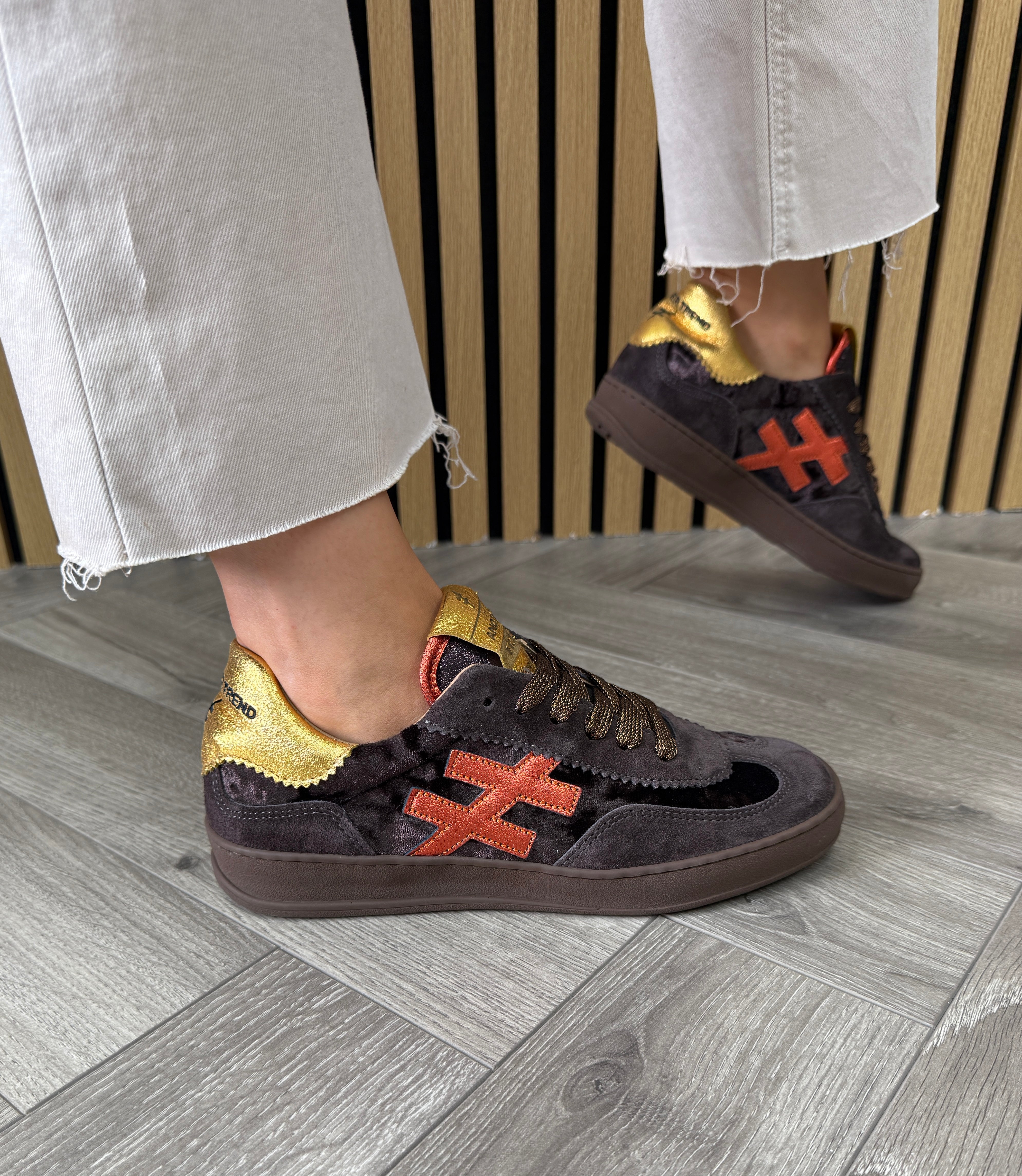 Another Trend (AW25) A03/81/03 Dark Gum Sole Velvet Trainer