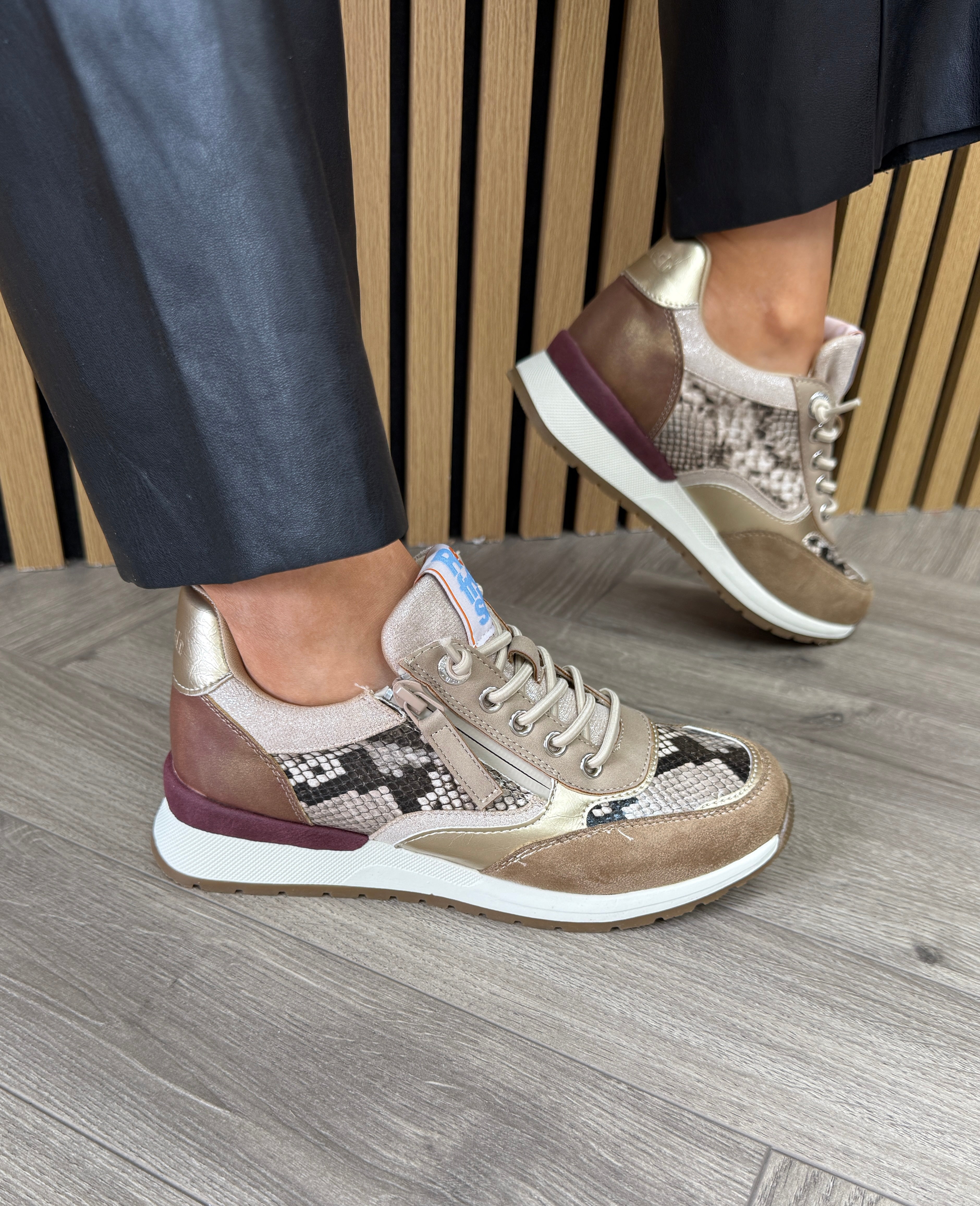 Refresh (AW25) 172960 Zip Trainer With Snake Print - Z.C.
