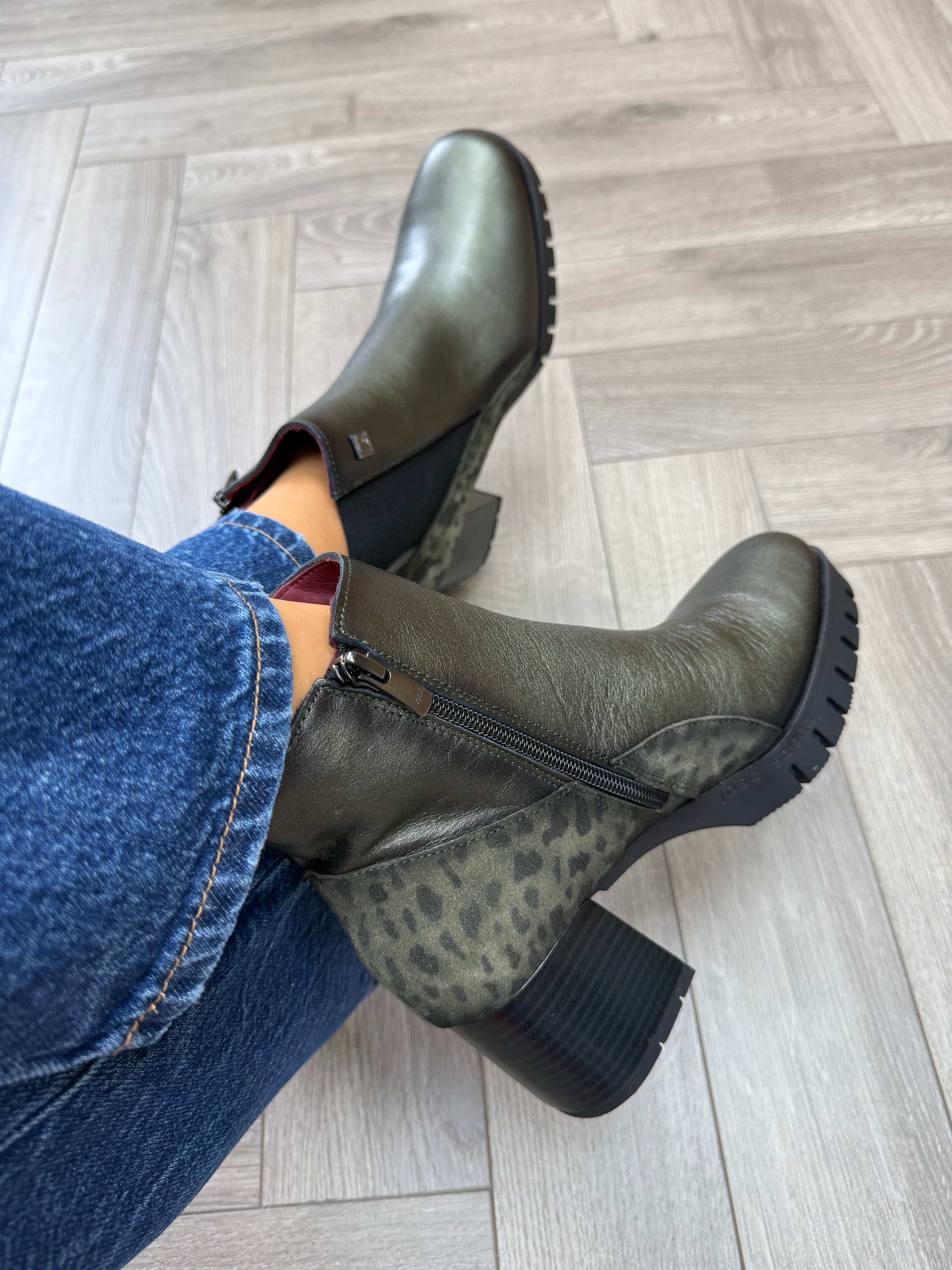 ynsb※ Buy adidas Originals Mens ZX 22 Boost Trainers Grey Three