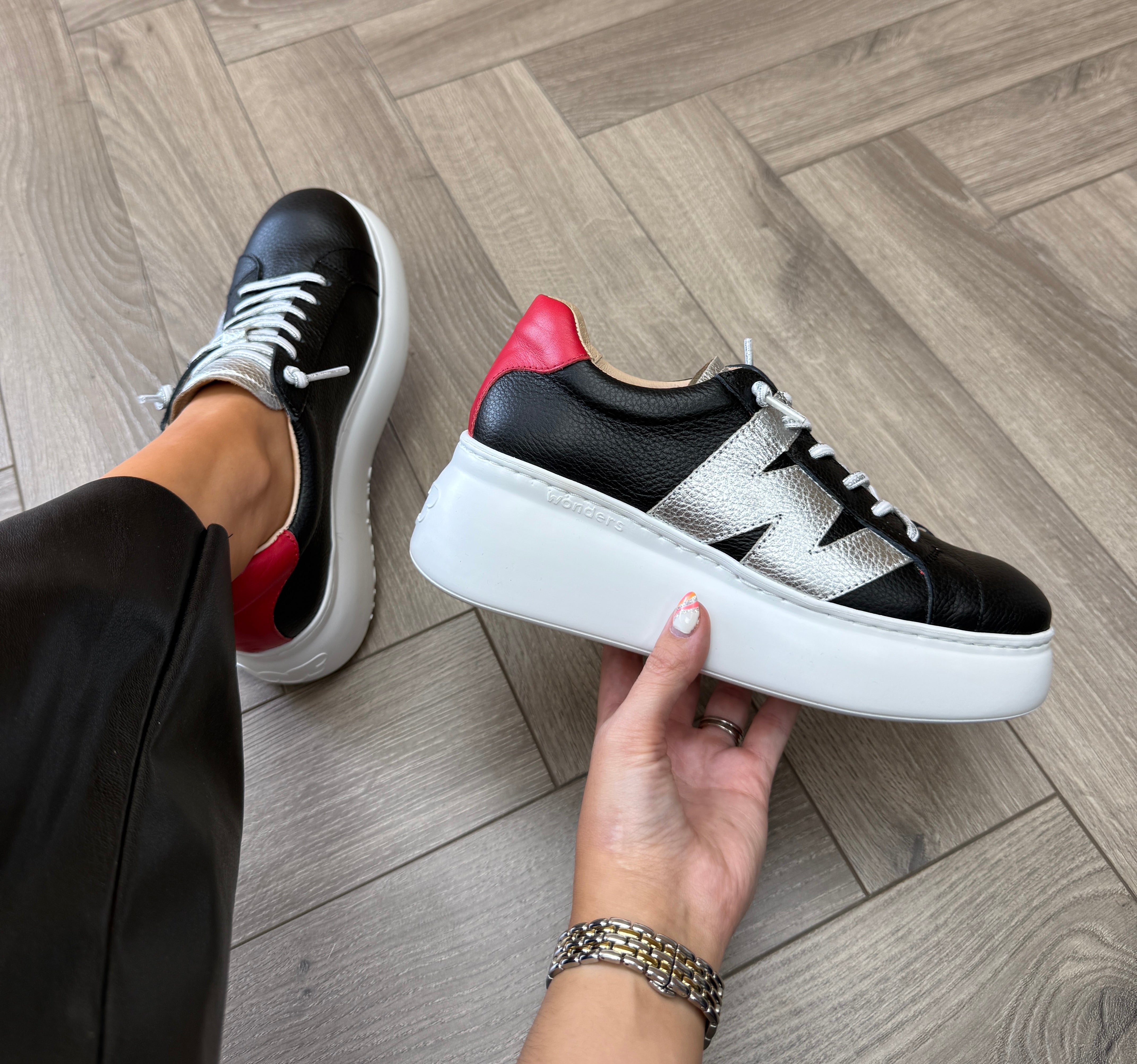 B3302040-A888-46D8-8956-