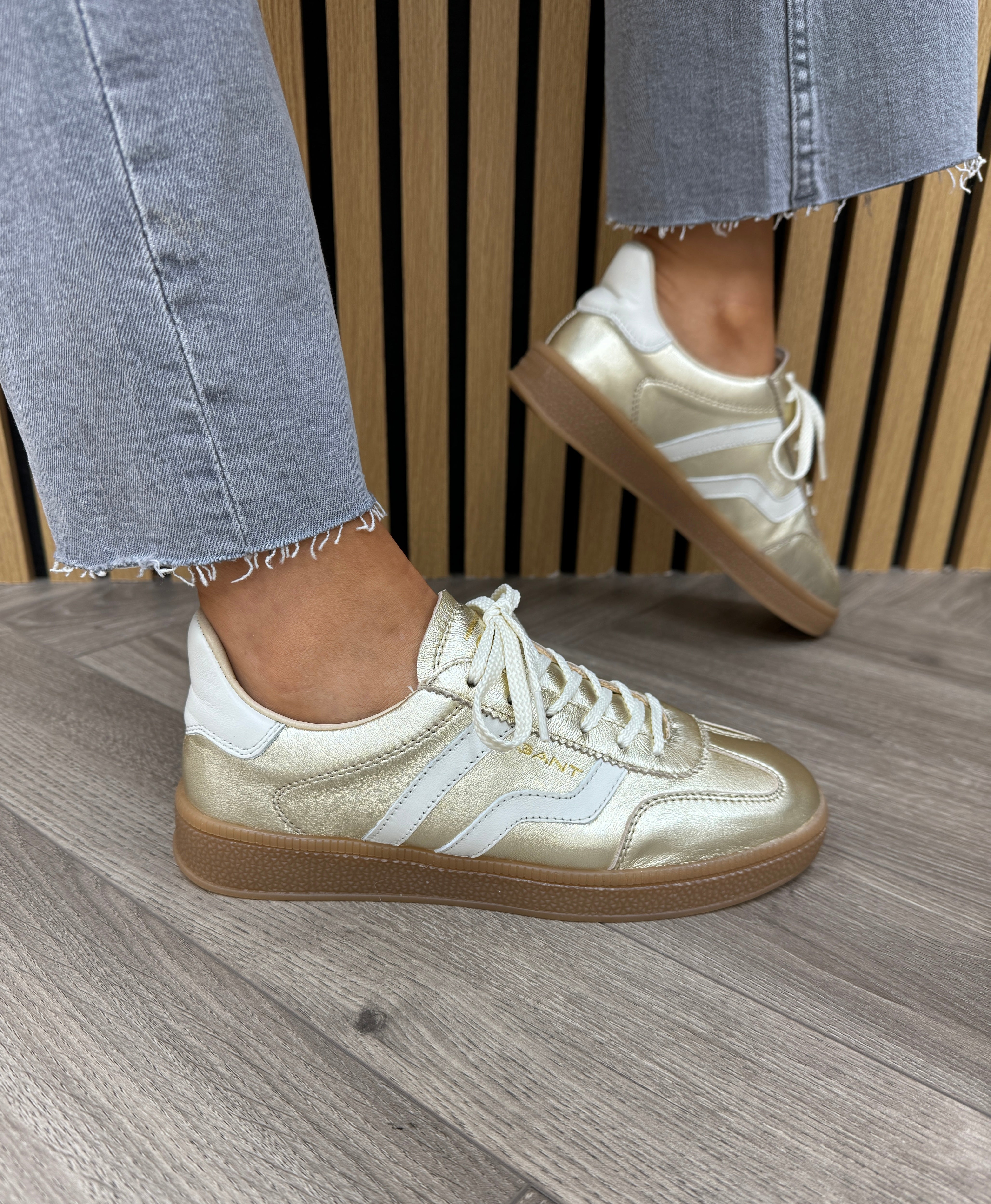 metro footwear sale
