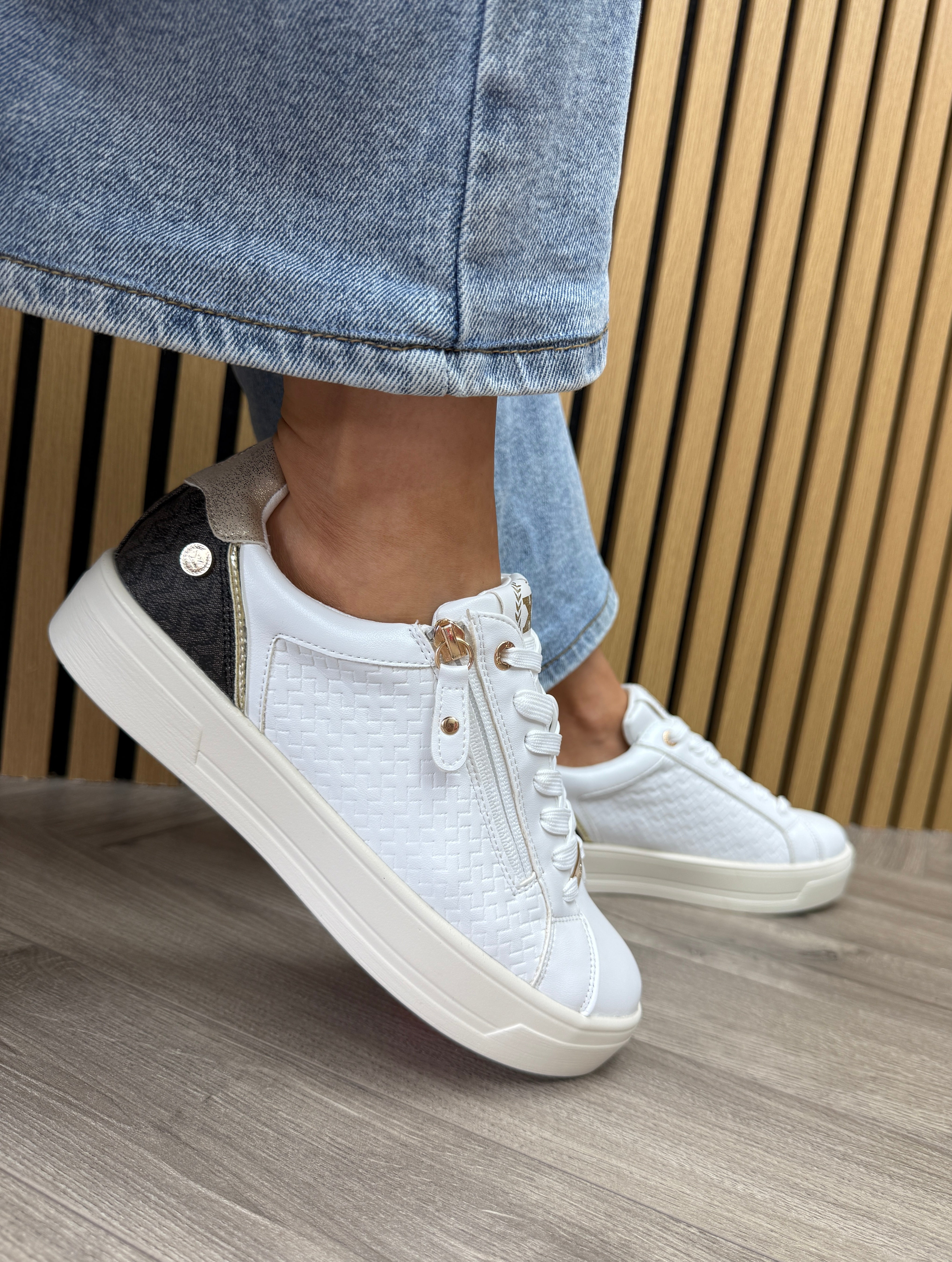 wccf 優白 MF ① XTI (AW25) 144371 Zip Trainer With Logo Heel - Z.C.Blanco