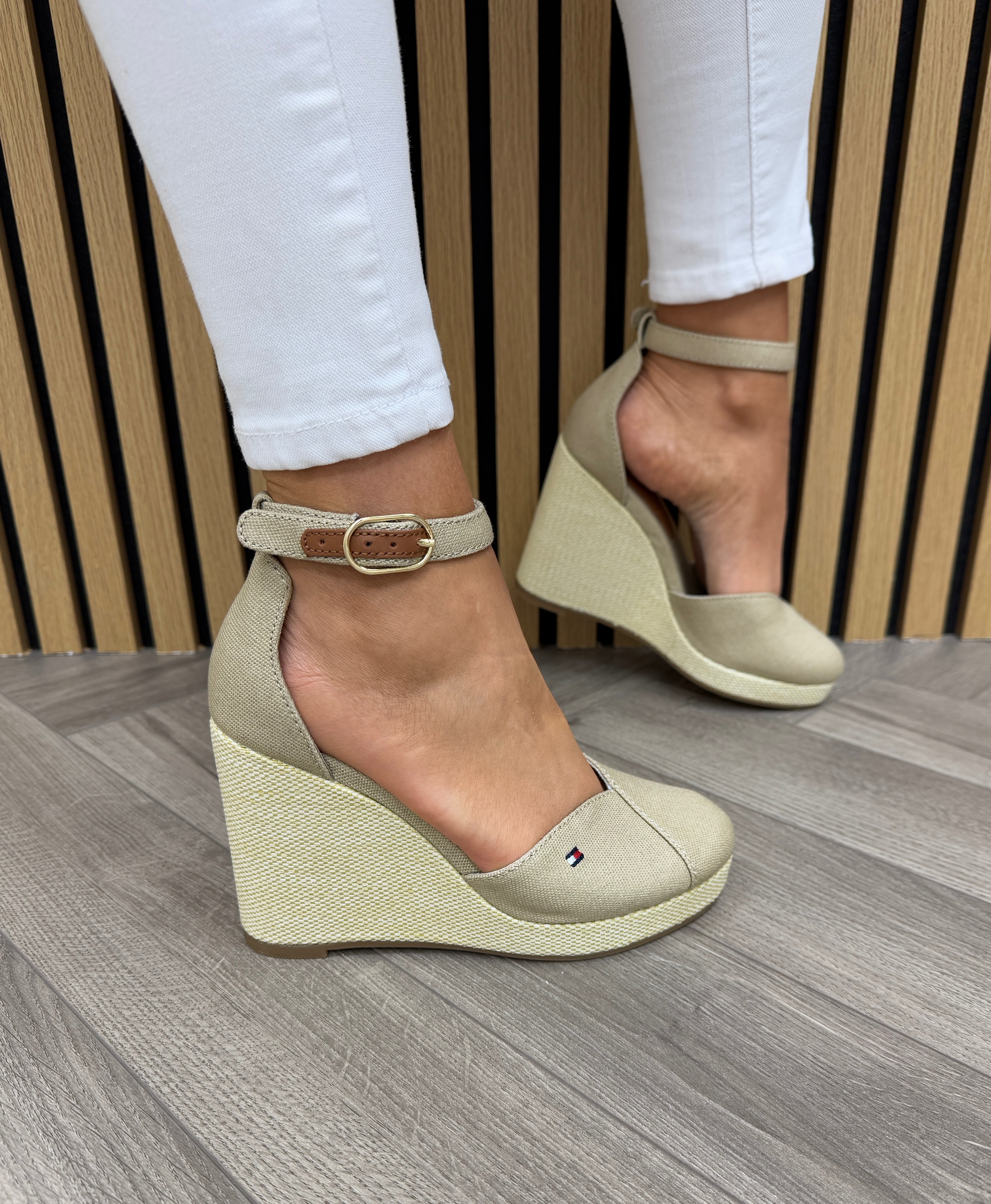 Tommy Hilfiger (TH27) Flag High Wedge Espad Closed Toe 08494 - Horsera –  Fred Funk